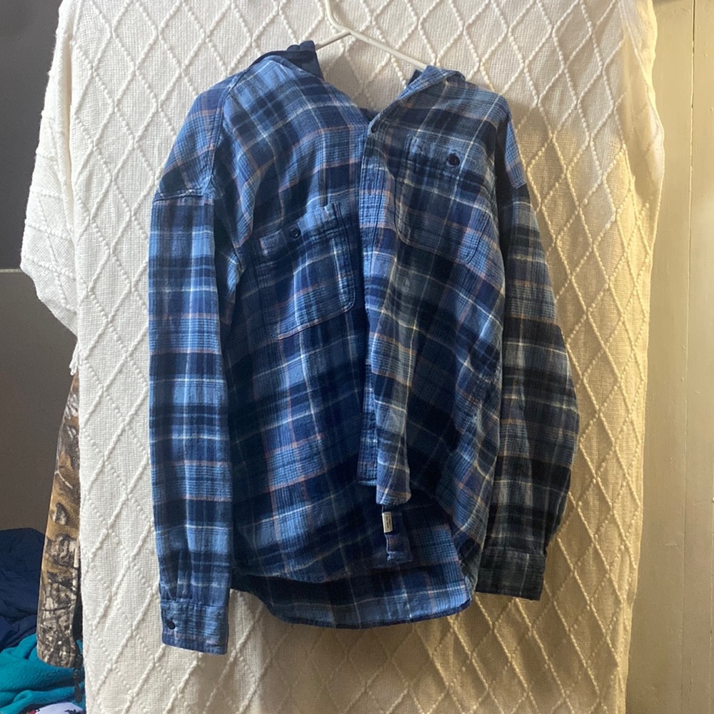 American eagle flannel hoodie only worn once it was to small for me